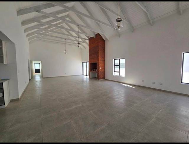 3 BEDROOM HOUSE FOR SALE IN BRITANNIA BAY